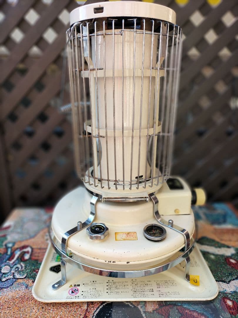 アラジン ストーブ メンテナンス済み。純正品芯交換済。取説付き。ベージュC