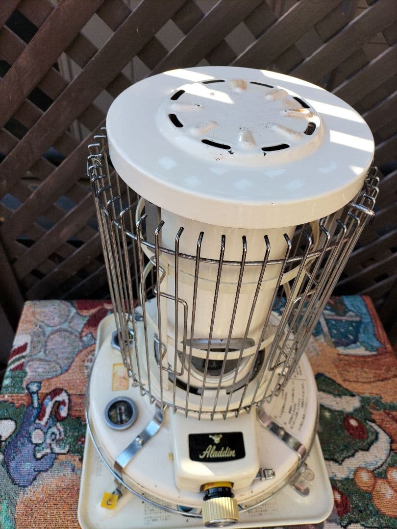 アラジン ストーブ メンテナンス済み。純正品芯交換済。取説付き。ベージュC