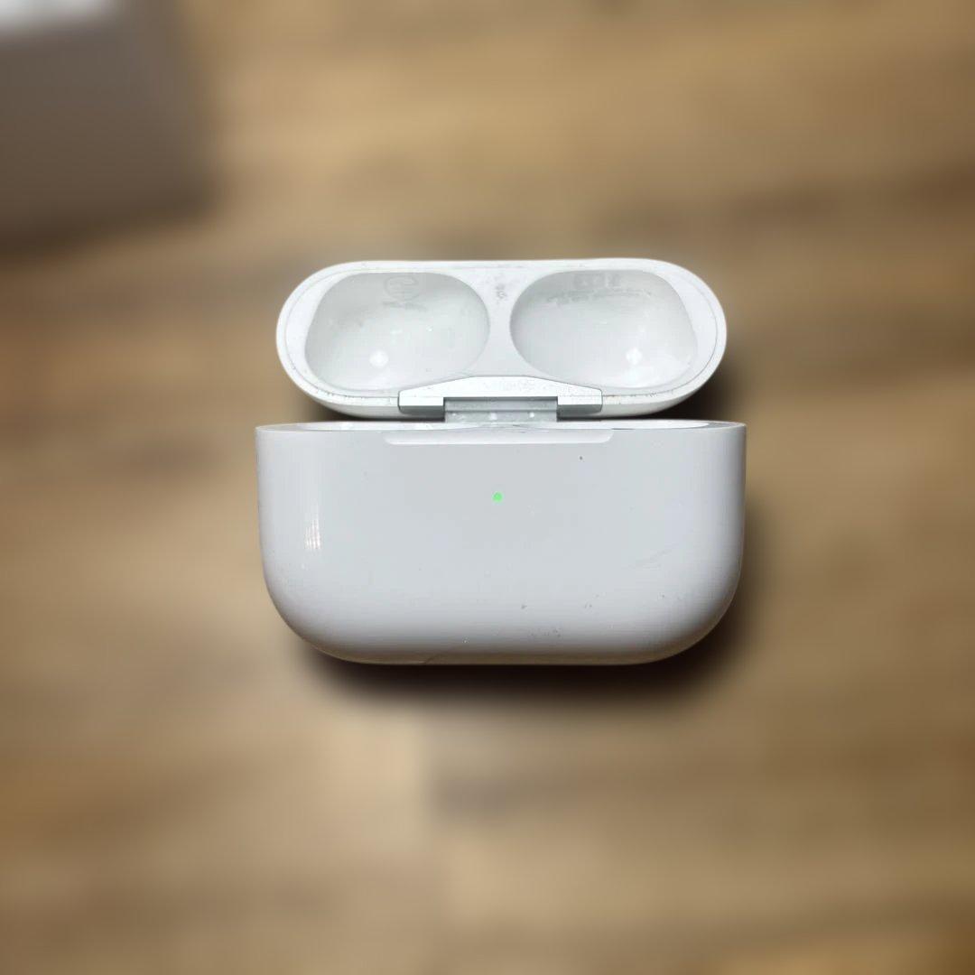 s*i様 AirPods Pro 第2世代 ライトニングタイプ