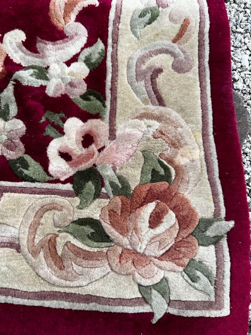 緞通　段通　絨毯　肉厚　花柄　房あり　厚さ2cm 綺麗なワインレッド