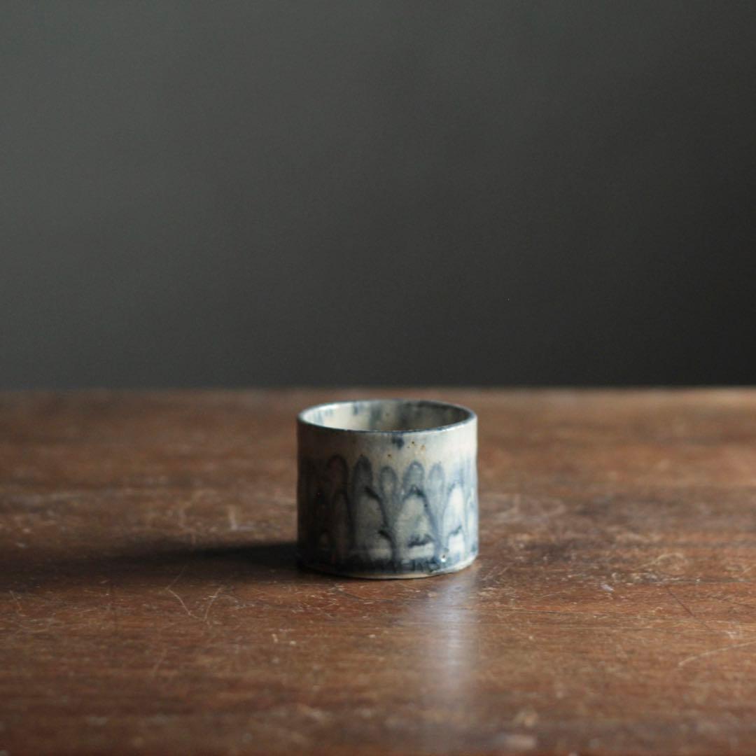 陶胎染付 筒盃 ぐい呑み 盃 ちょこ 酒器 古道具 アンティーク