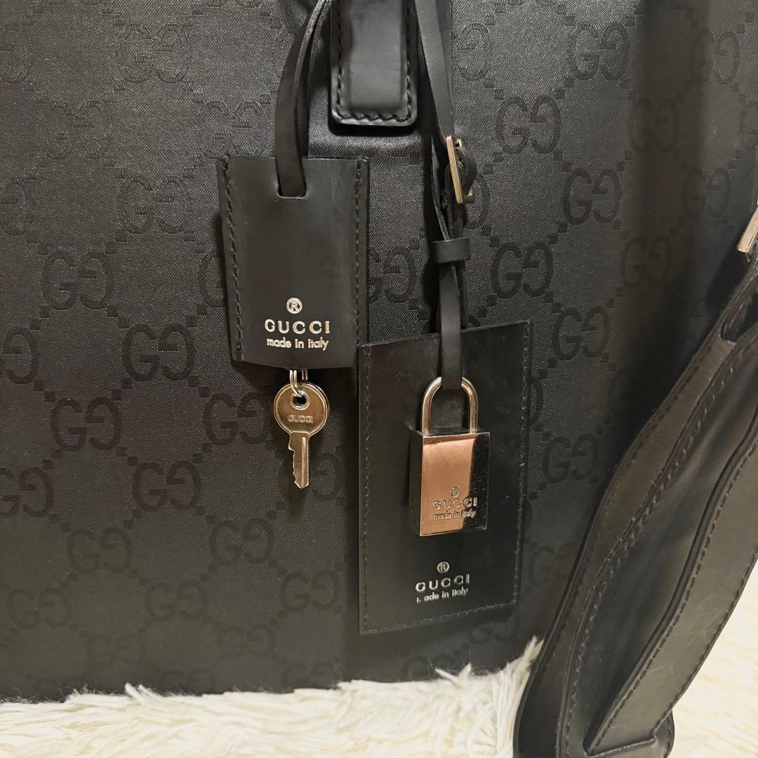 GUCCI　グッチ　ビジネスバッグ　ブラック　GG柄　2way