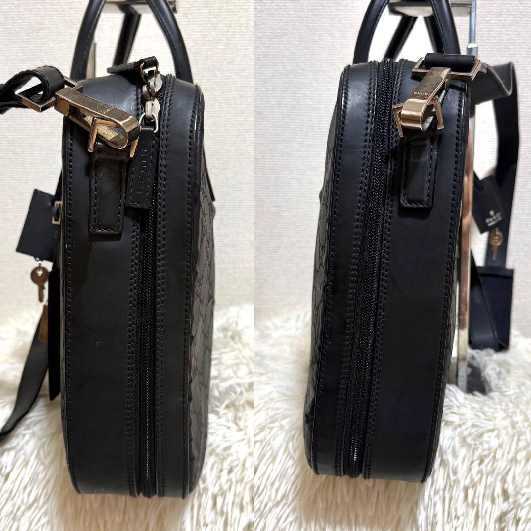 GUCCI　グッチ　ビジネスバッグ　ブラック　GG柄　2way