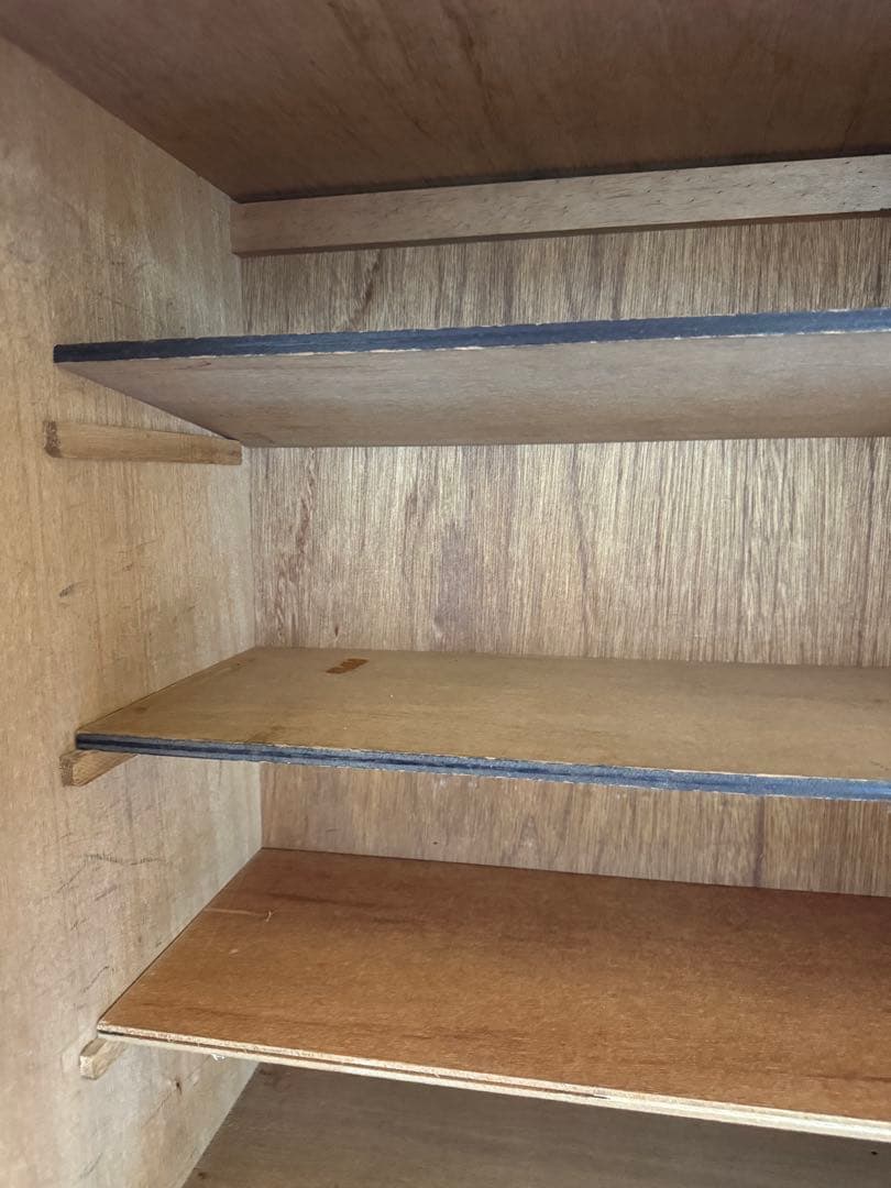 部屋置きにしたら結構いい　ブロカント　キャビネット