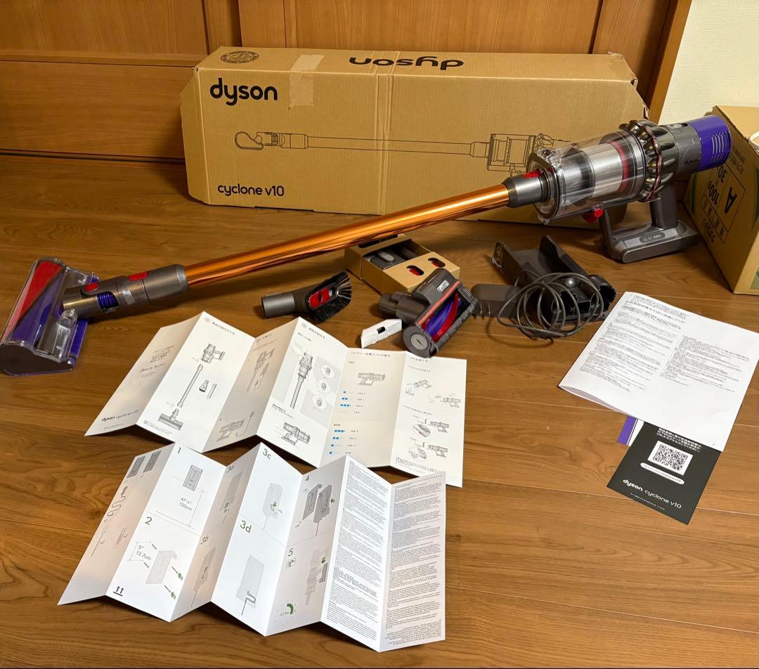 Dyson ダイソン V10 Fluffy SV12 掃除機　家電