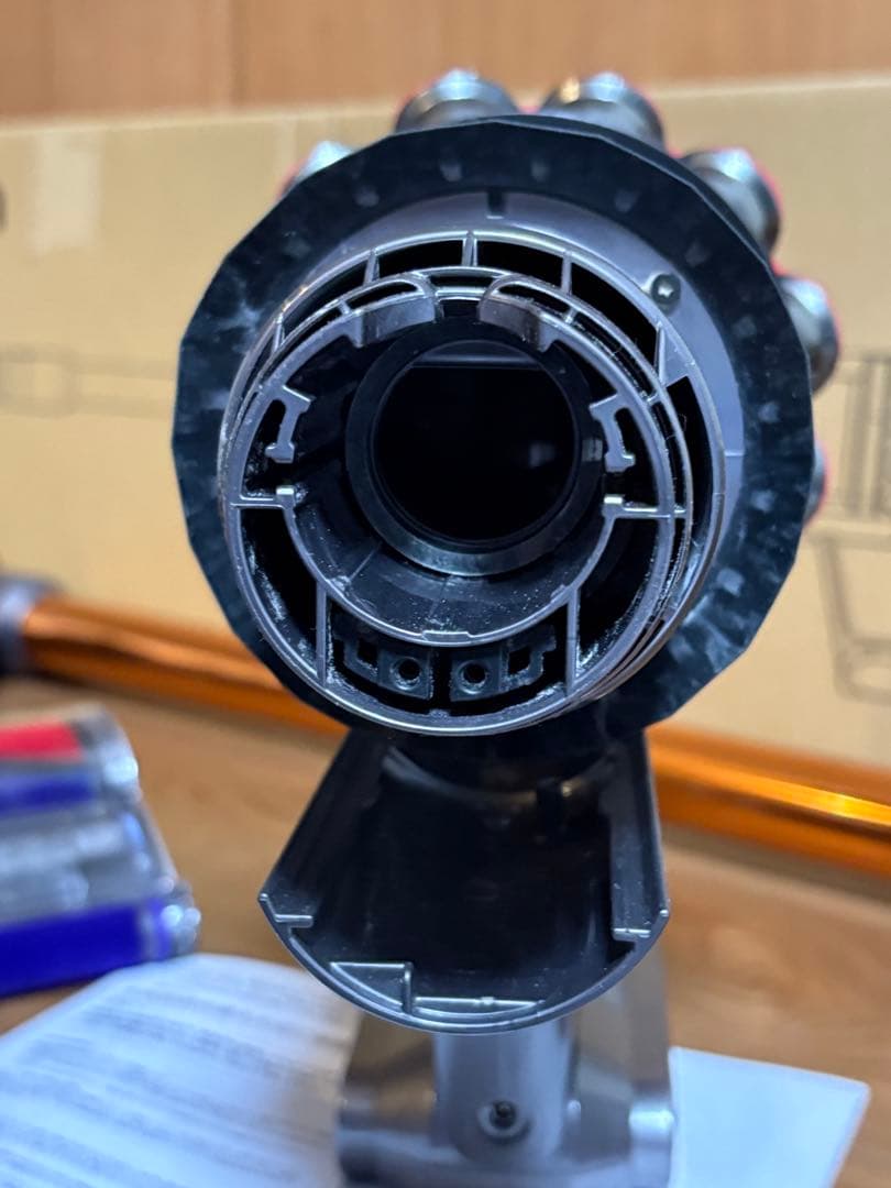 Dyson ダイソン V10 Fluffy SV12 掃除機　家電