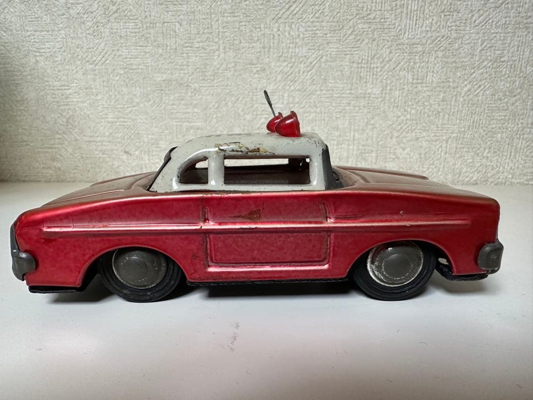 激レア 年代物 ブリキ製 消防指揮車 ミニカー MF714 FIRE CHIEF