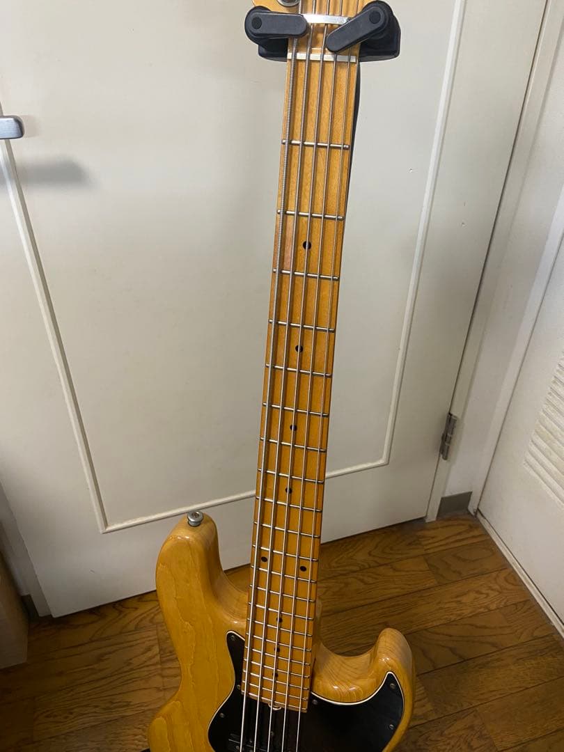 m*n様 Bacchus BJB5-700 5弦ベース