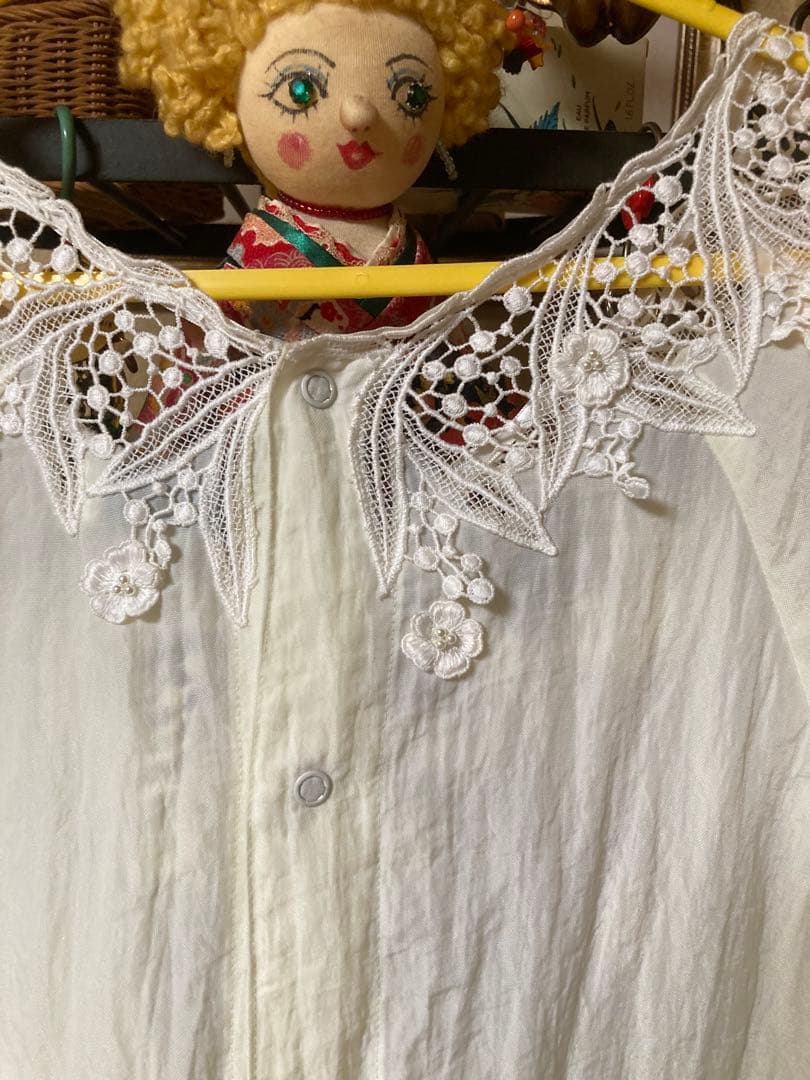 サエラ鈴蘭エプロン大きいサイズこれから寒い季節に沢山着込めます。クリーム色