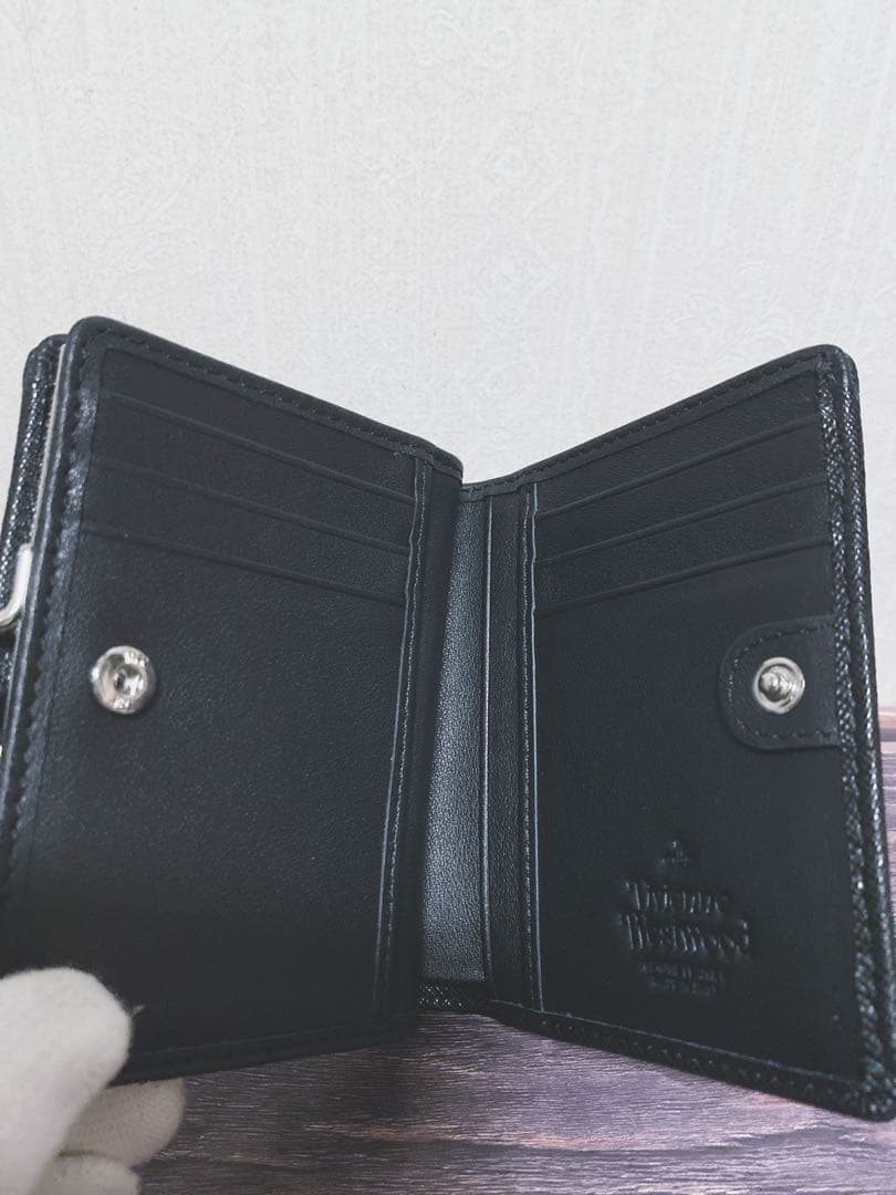 〔新品未使用〕ヴィヴィアンウエストウッド　折り財布