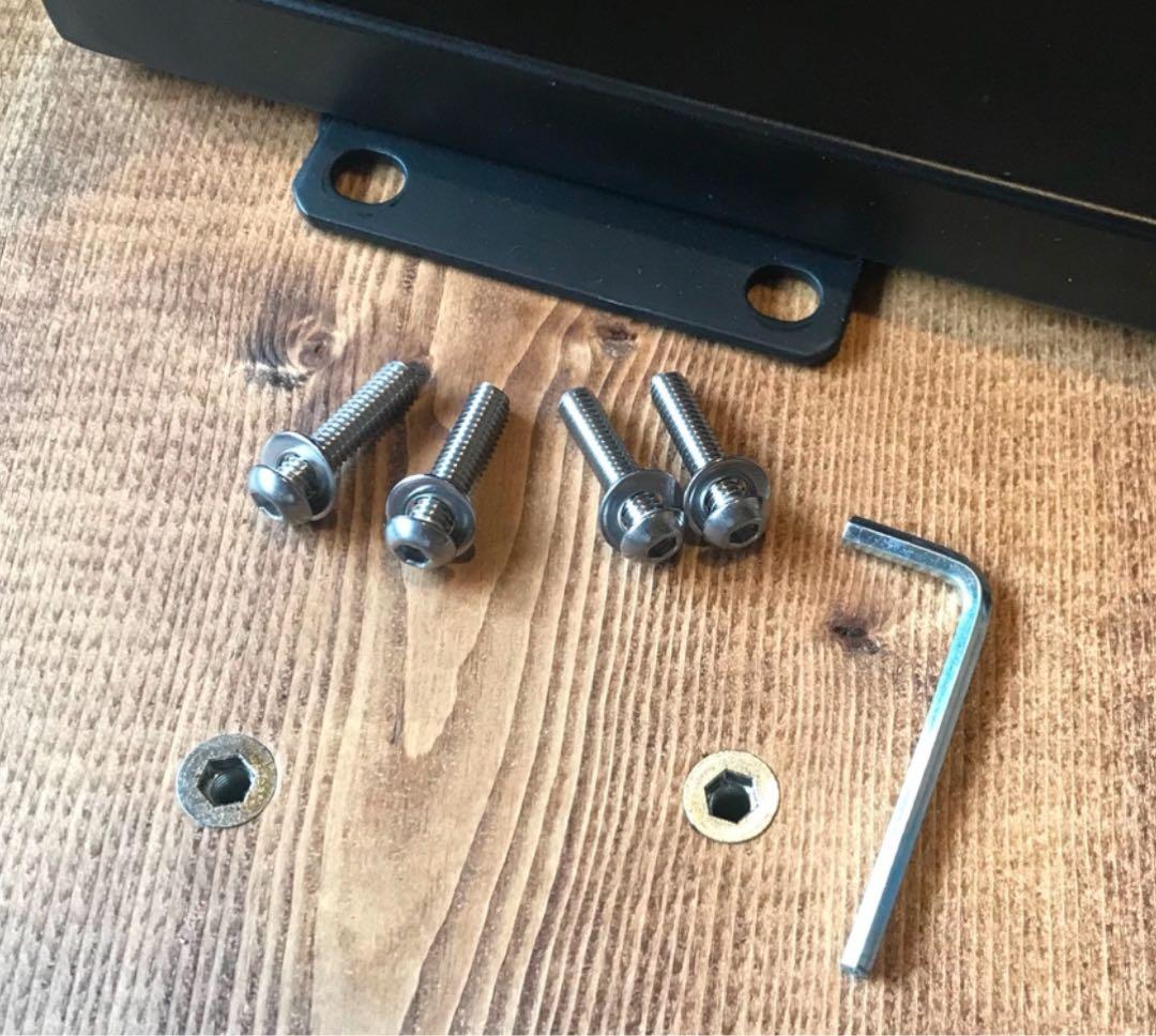 無垢材ダイニングテーブル（140cm x 70cm）