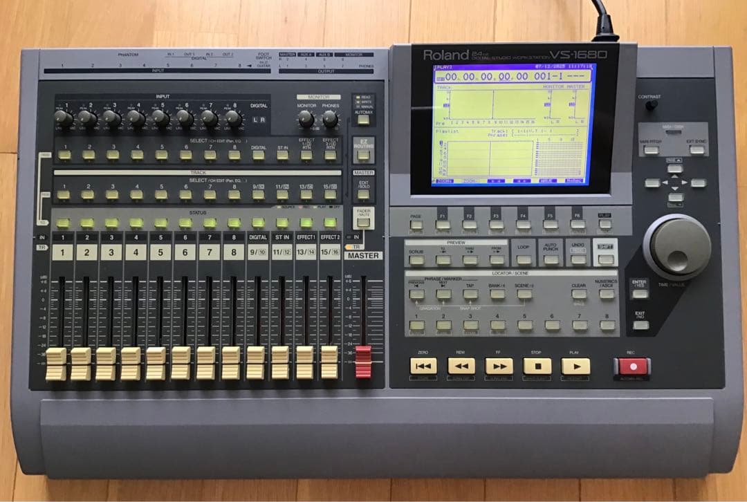 Roland VS-1680 マルチトラックレコーダー VS8F-2×1枚搭載