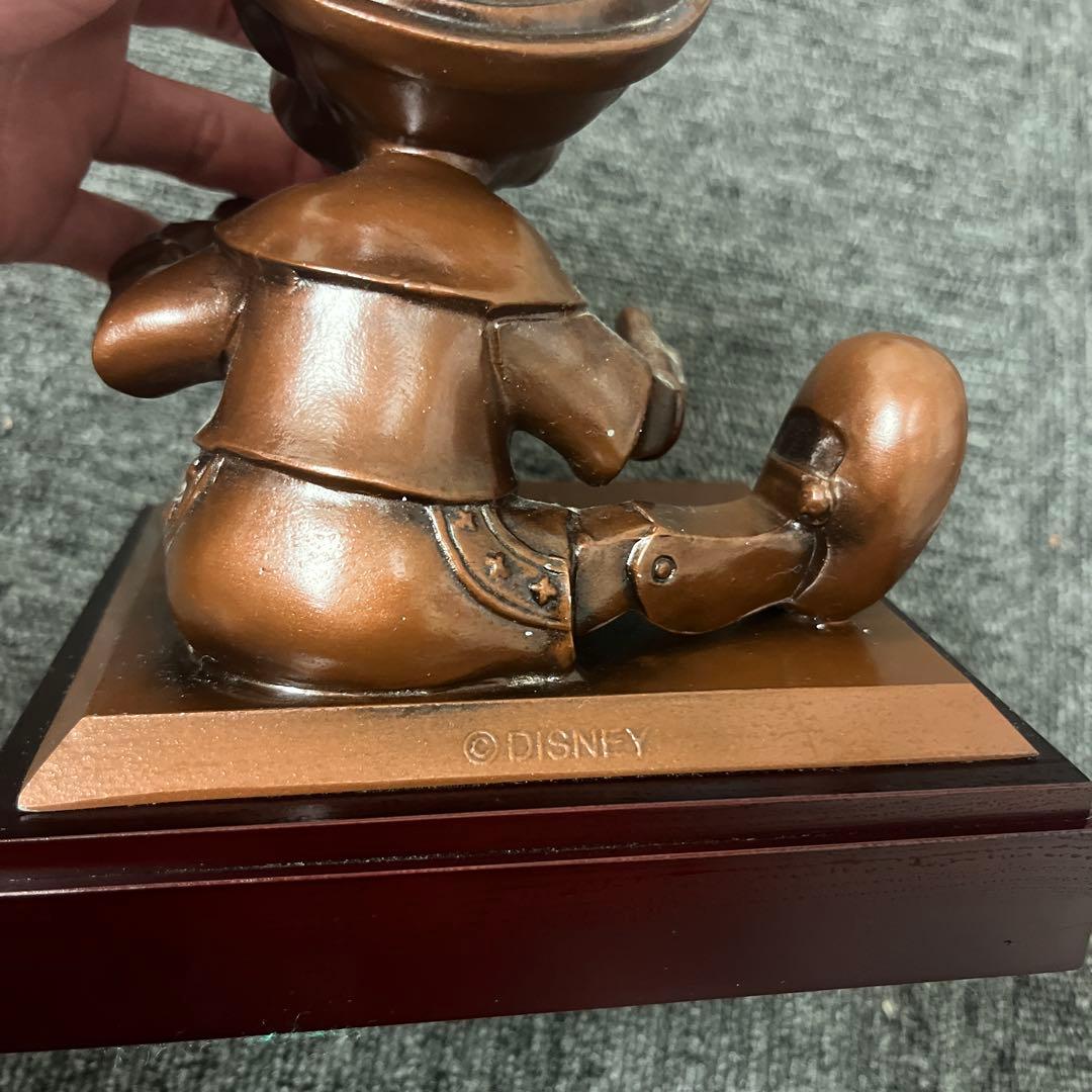 ディズニーリゾート　ピノキオ ブロンズ像　ブロンズピノキオ
