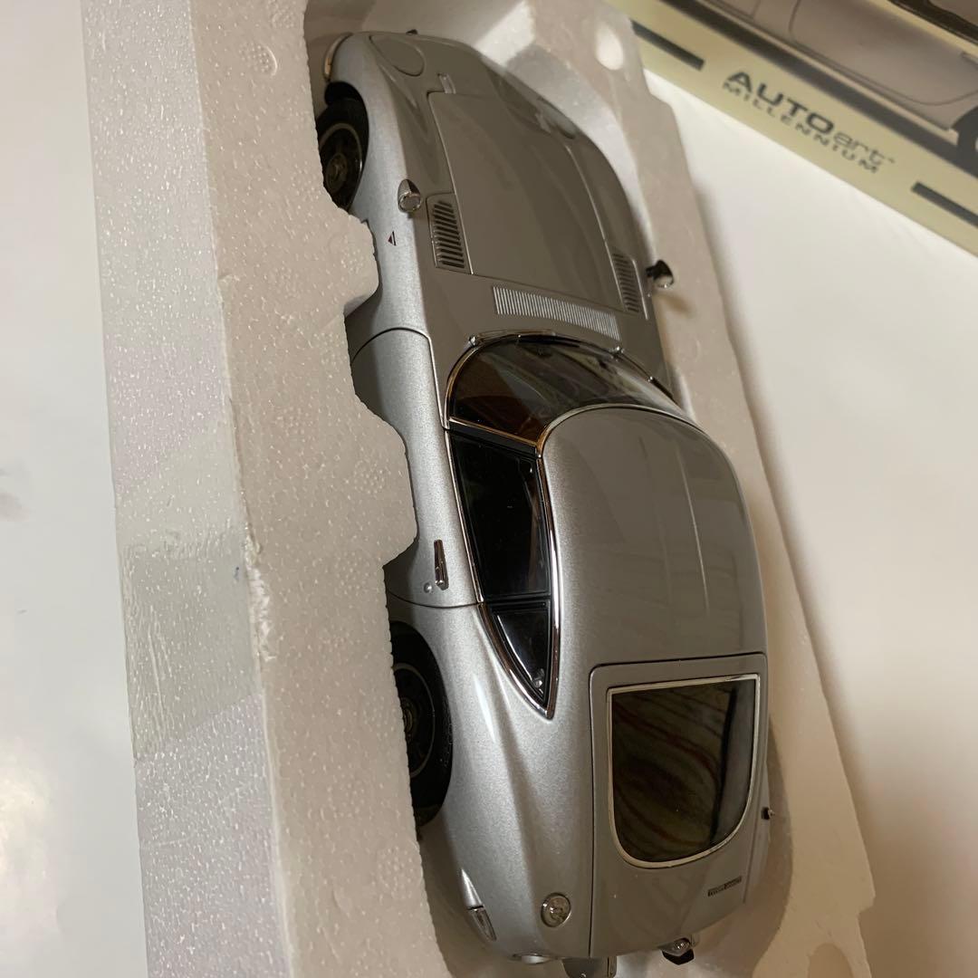自動車 TOYOTA 2000 GT COUPE 1:18 AUTOart silver