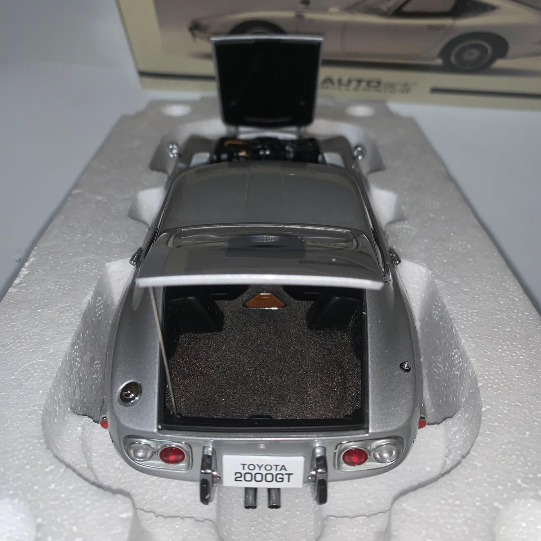 自動車 TOYOTA 2000 GT COUPE 1:18 AUTOart silver