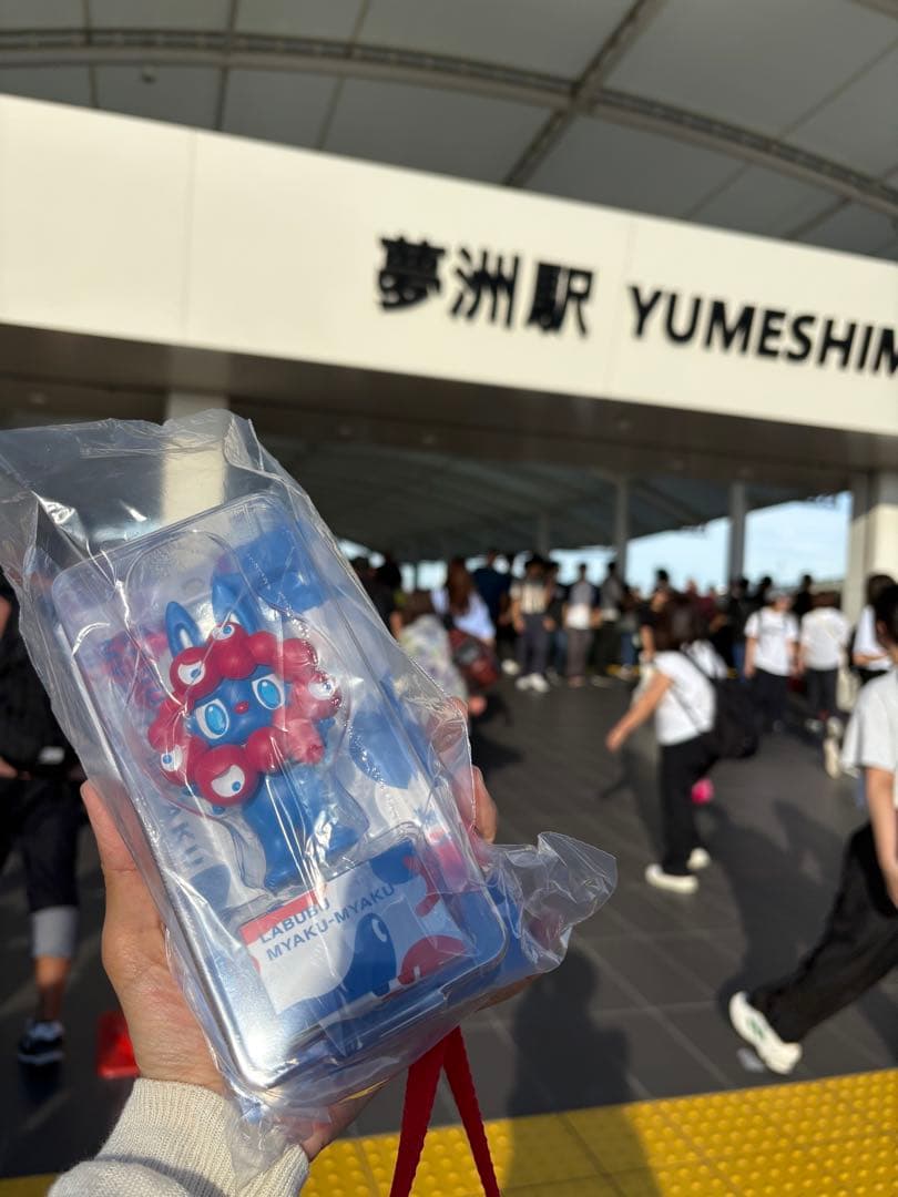 LABUBU ミャクミャクコラボフィギュア