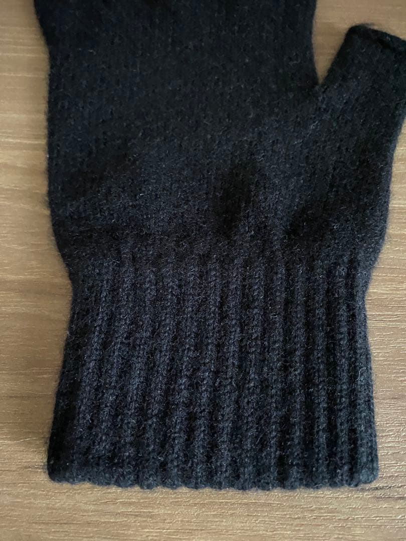 Johnstons of Elgin 別注 フィンガーレスグローブ ブラック