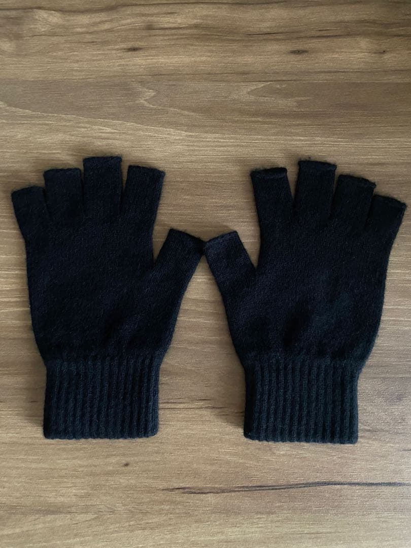 Johnstons of Elgin 別注 フィンガーレスグローブ ブラック