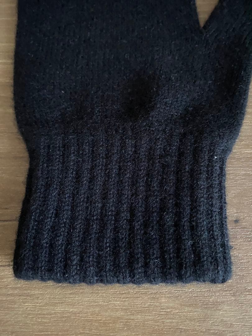 Johnstons of Elgin 別注 フィンガーレスグローブ ブラック