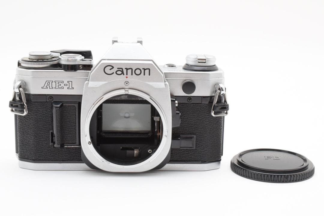 美品 CANON AE-1 シルバー フィルムカメラ　モルト新品交換済 M764