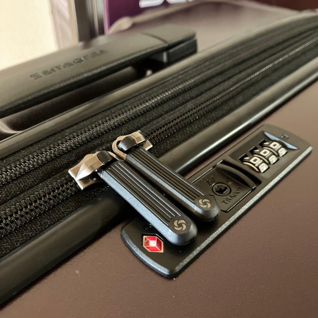 Samsonite 軽量キャリーケース ダークパープル　スーツケース