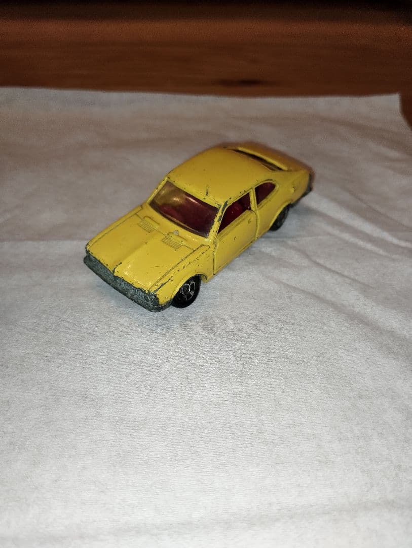 黒箱トミカ　NO.11 トヨタ　スプリンター　1200SL　香港製　黒箱