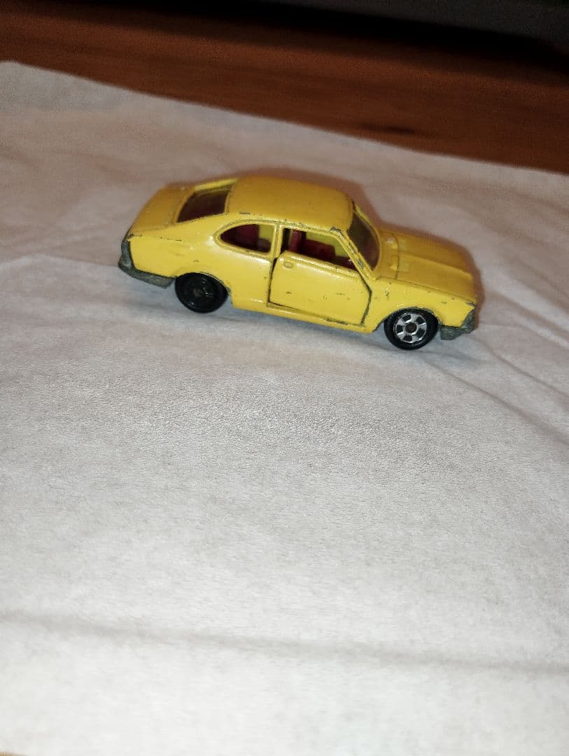 黒箱トミカ　NO.11 トヨタ　スプリンター　1200SL　香港製　黒箱