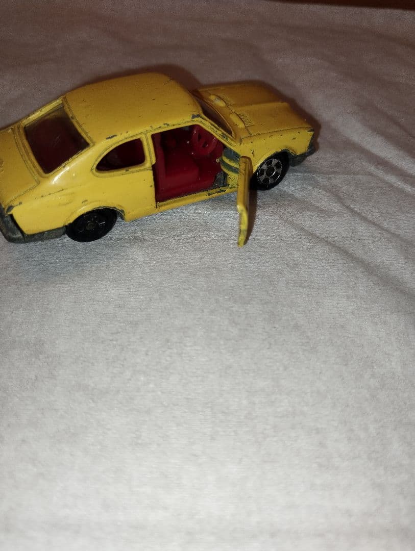 黒箱トミカ　NO.11 トヨタ　スプリンター　1200SL　香港製　黒箱