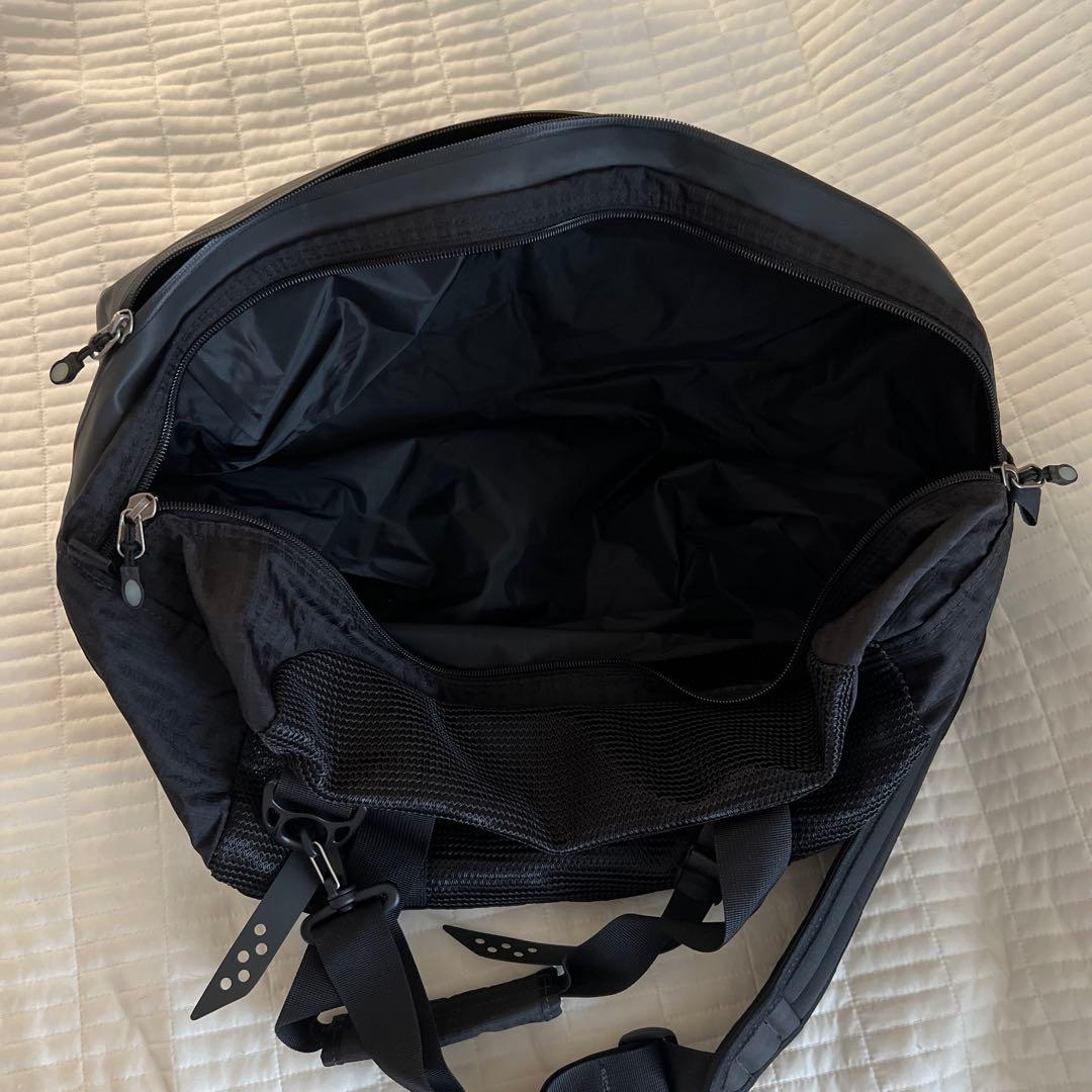 Patagonia ブラック ダッフルバッグ 防水