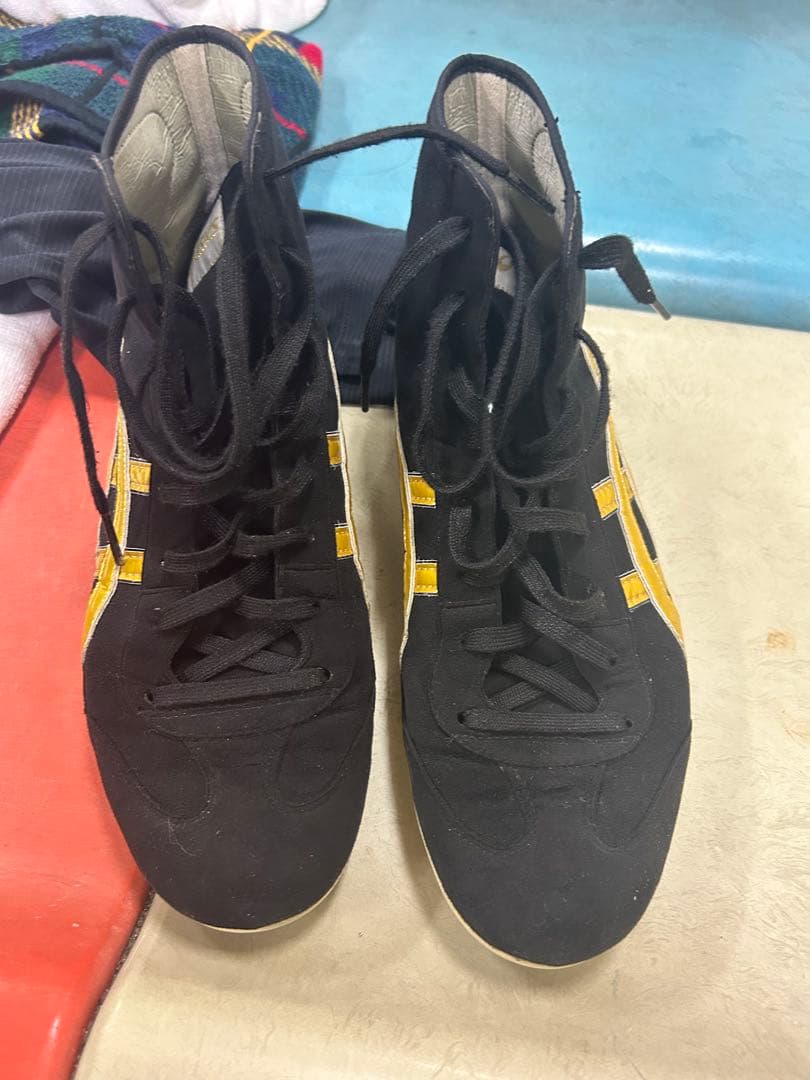 ASICS 旧オーダーレスリングシューズ ブラック/ゴールド