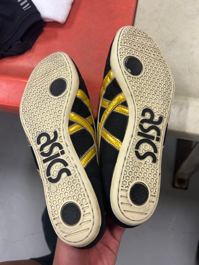 ASICS 旧オーダーレスリングシューズ ブラック/ゴールド