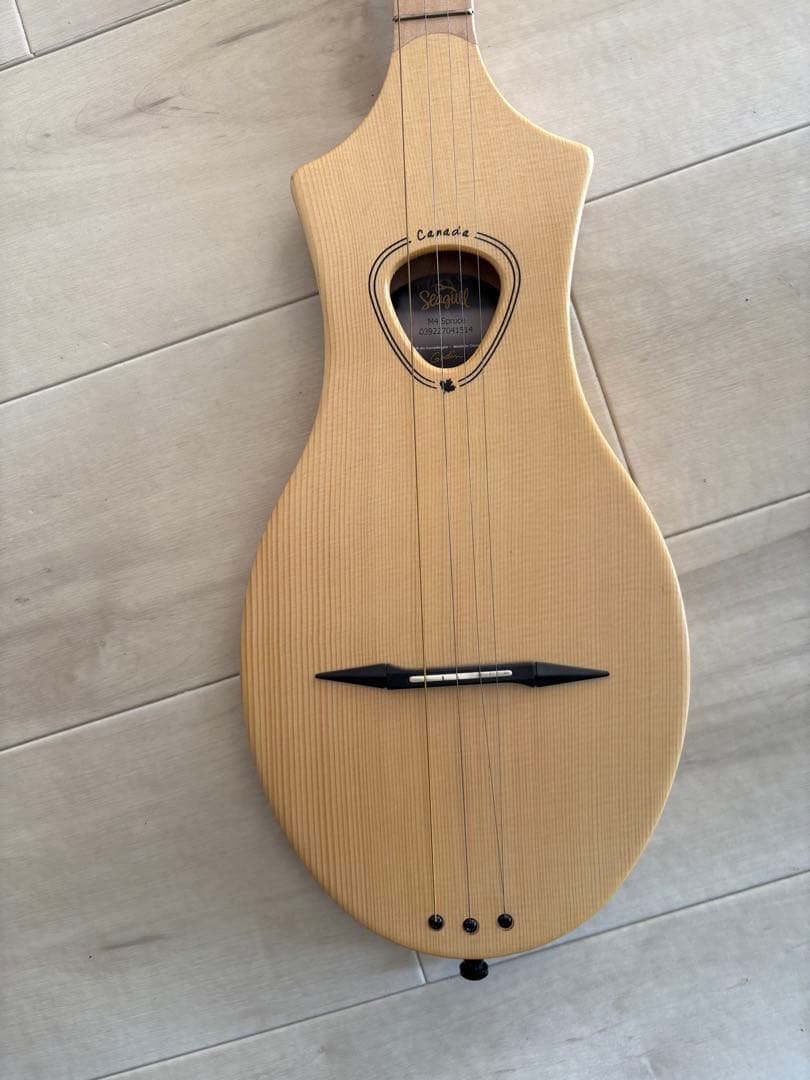 シーガルマーリン４弦ギター