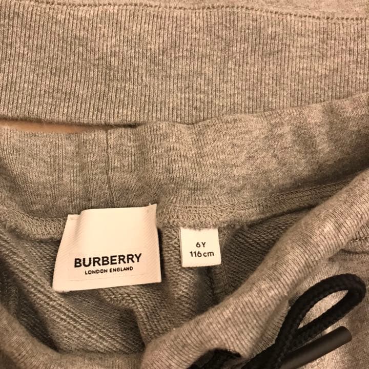 Burberry キッズ　バーバリー　スウェット　4Y 6Y 100〜110