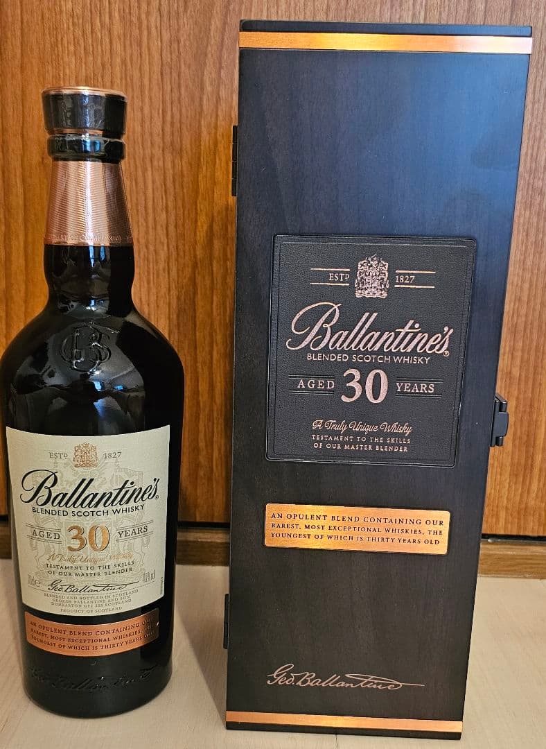 Ballantine's 30年 ブレンデッドスコッチウイスキー／木箱入り