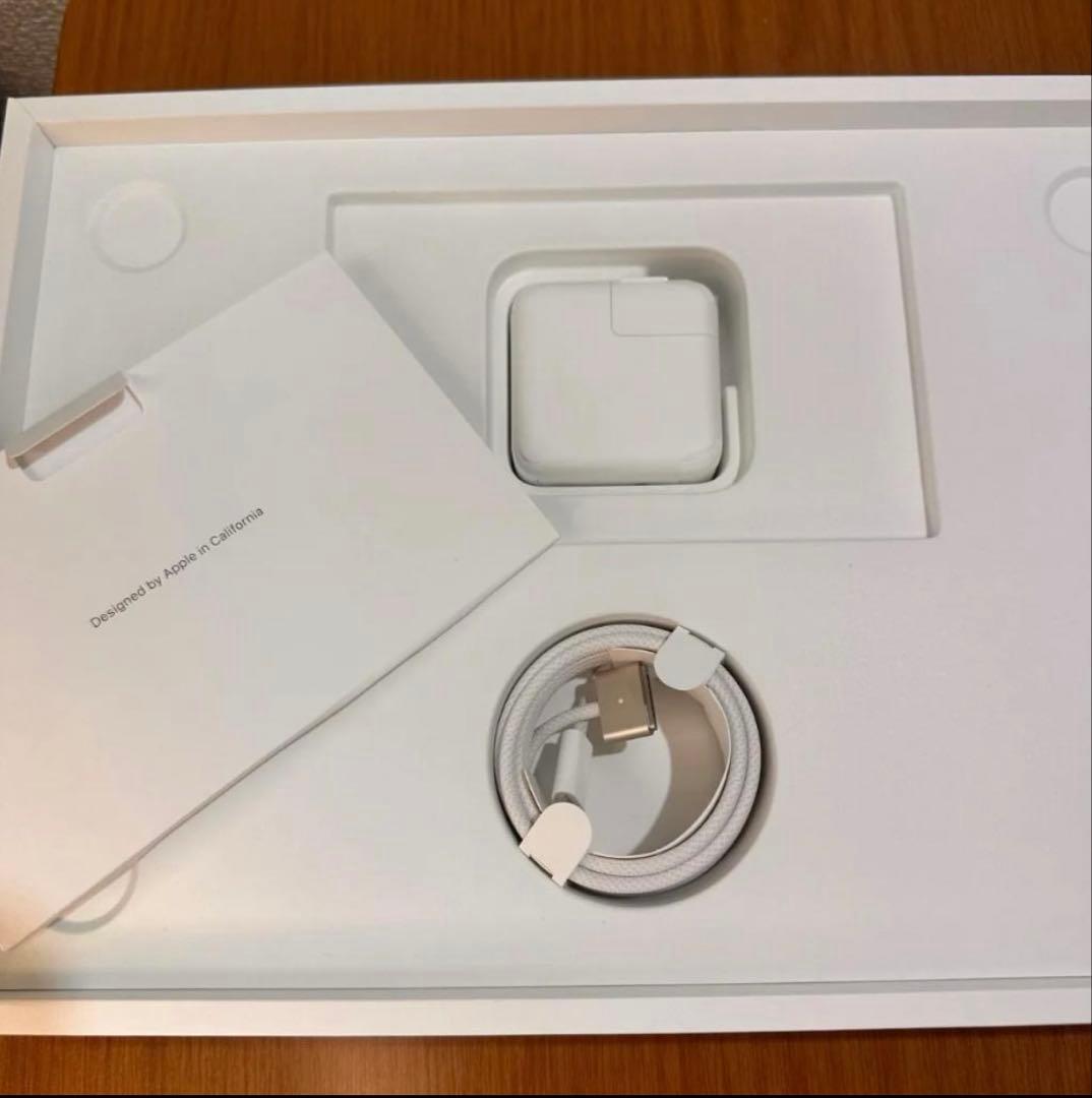 【極美品】MacBookAirM2 13.6型