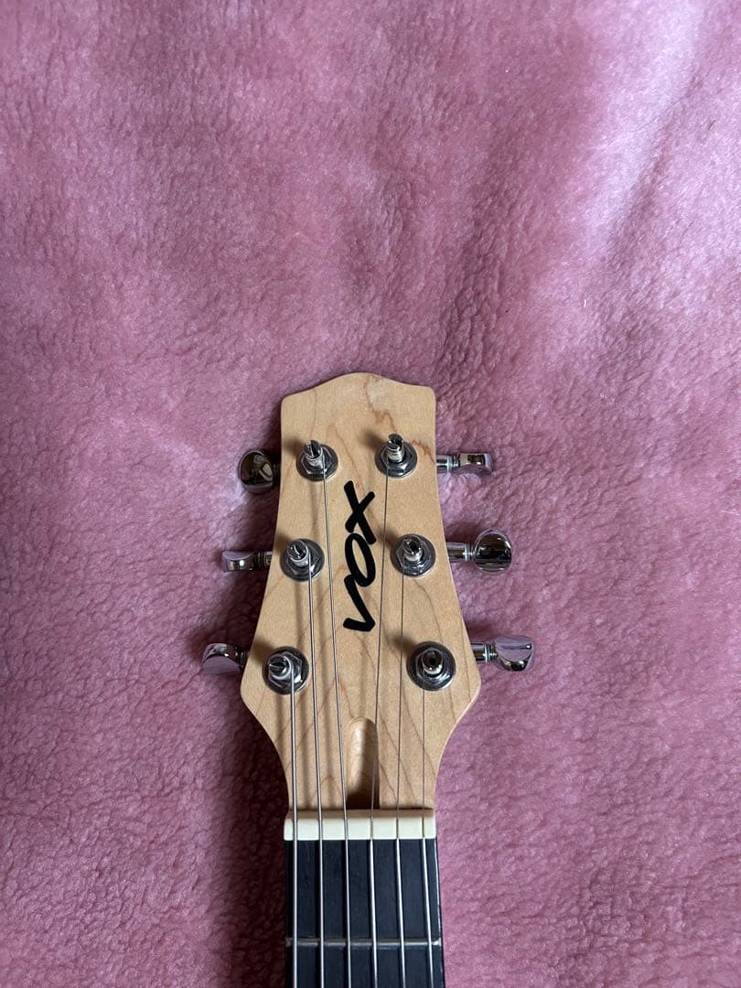 Vox ミニエレキギター クリームカラー