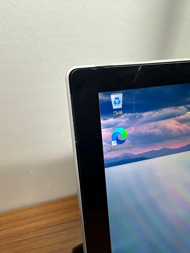 Surface Pro 7 i5-1035G4 8/256 画面ひび割れ