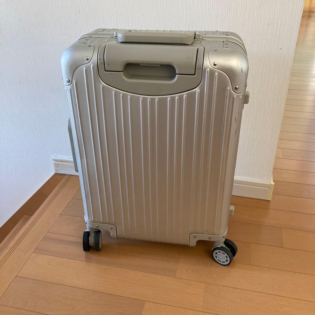 リモワ トパーズ比較◎ メルセデスベンツ アルミ スーツケース　人と差がつく！！