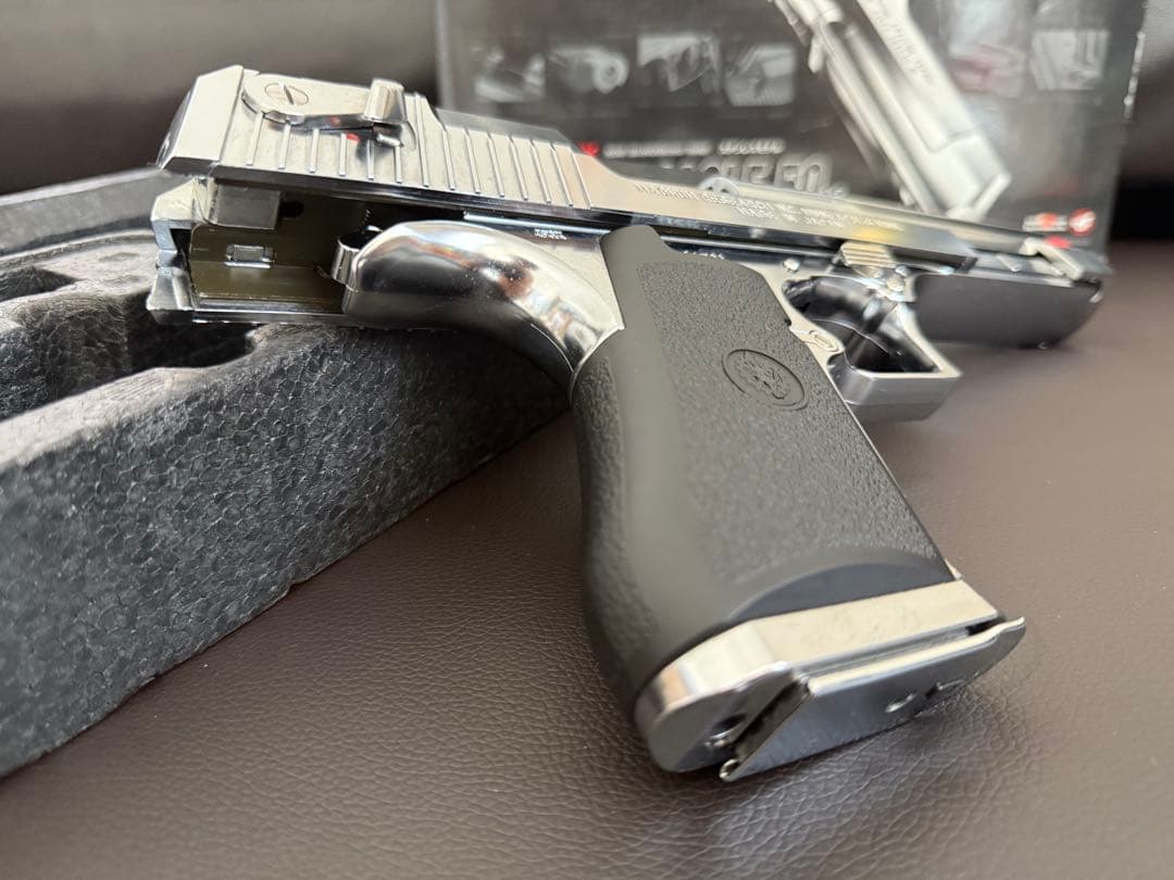 DESERT EAGLE .50 ガスガン クロームステンレス