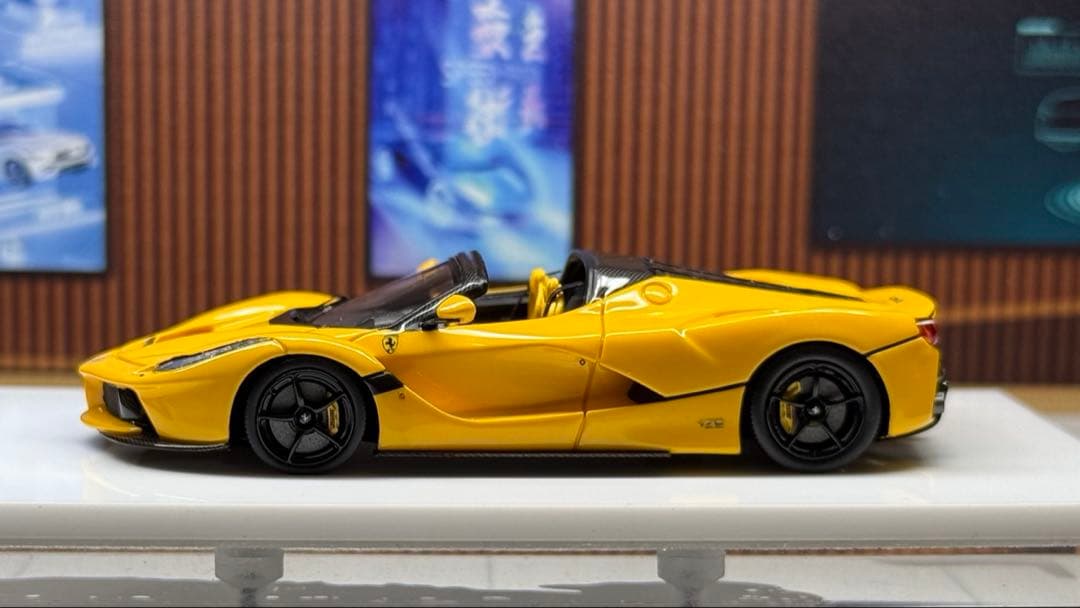 DMH 1/64 ラフェラーリ アペルタ