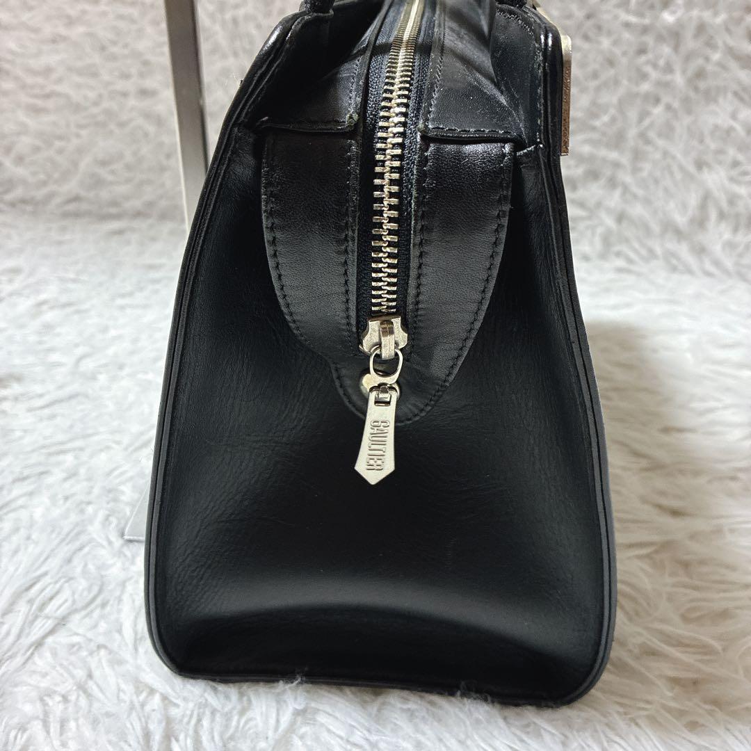 miwako ☆ ジャンポールゴルチエ　メタルプレート　ハンドバッグ　無地