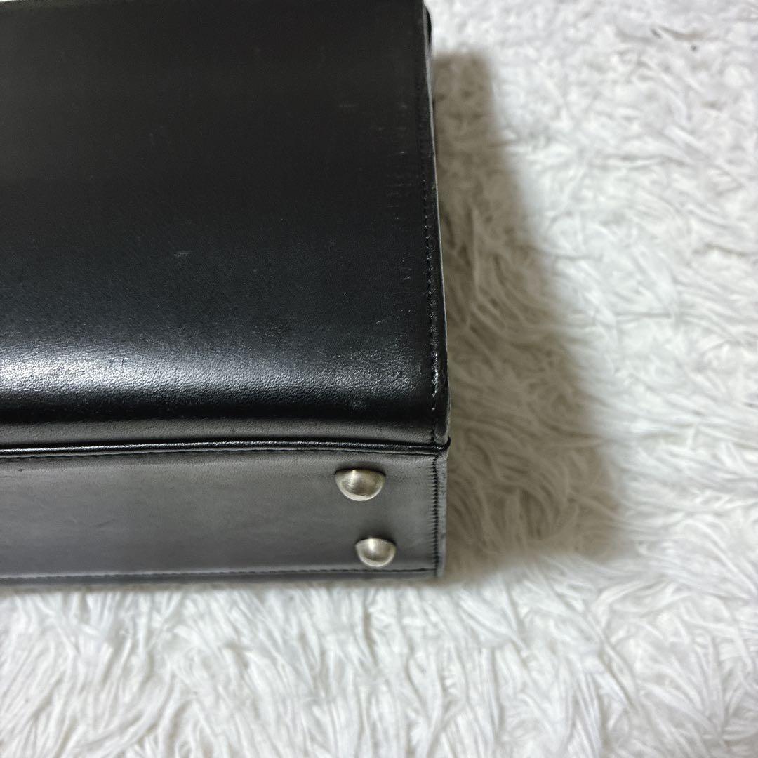 miwako ☆ ジャンポールゴルチエ　メタルプレート　ハンドバッグ　無地