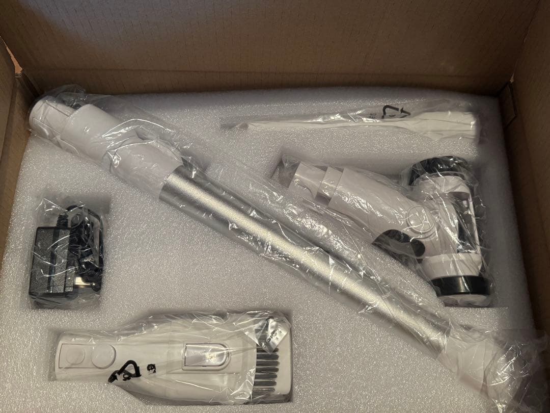 掃除機 コードレス 圧倒的吸引力 LEDライト 大容量バッテリー 自立式 ホワイ