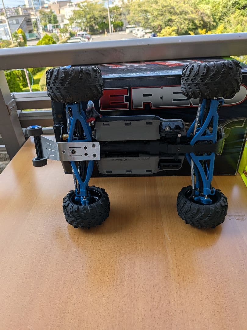 トラクサスEレボ1/１６ 更に変更しました。ボデーは、1台を、選択して下さい。