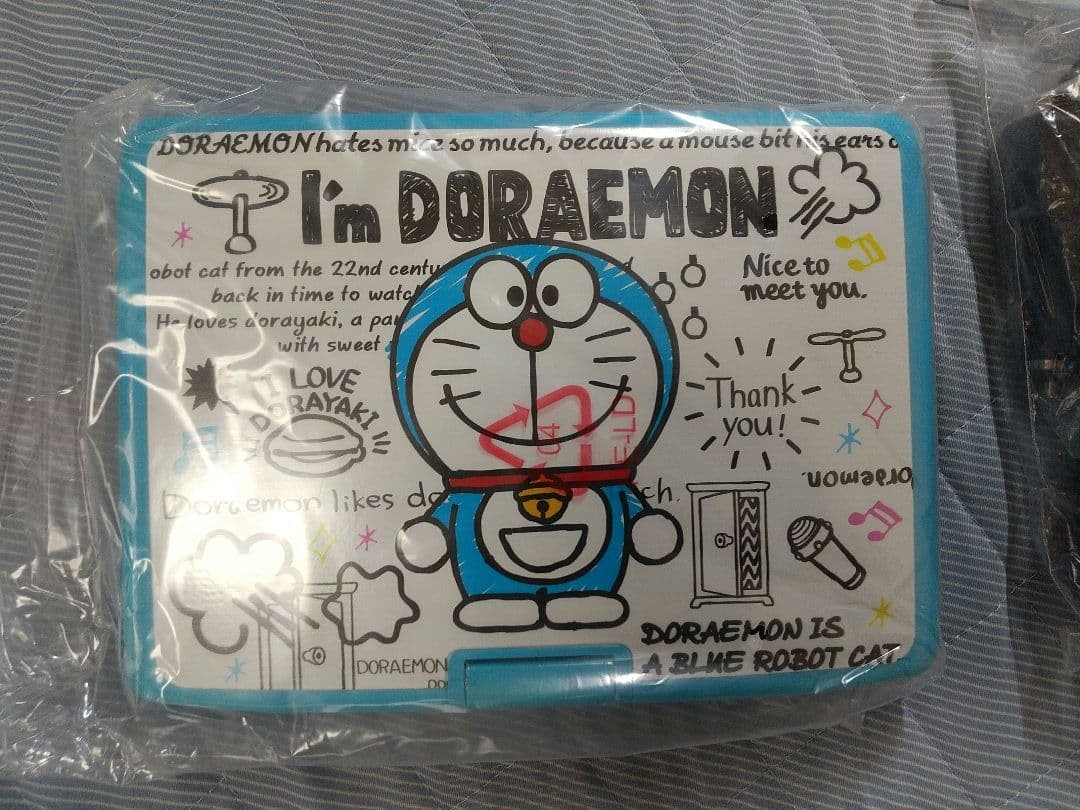 新品未使用ドラえもん 9インチ ポータブルDVDプレイヤー