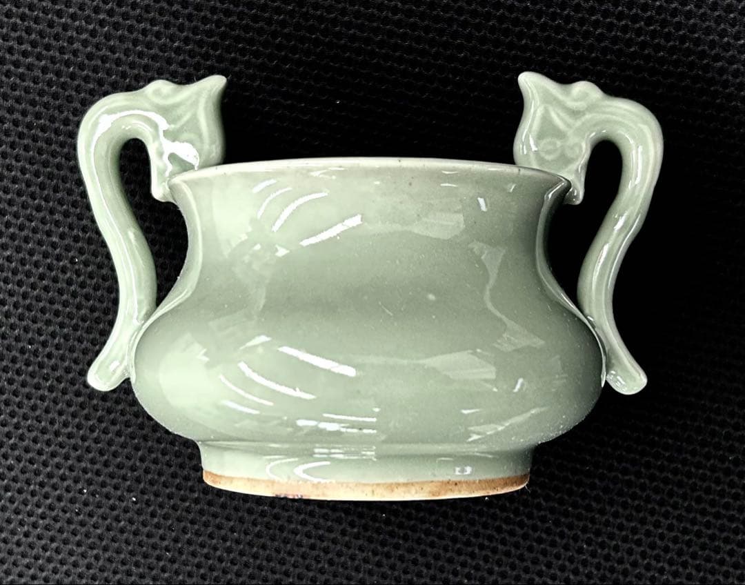 中国骨董　龍泉窯 蟠螭文 双耳　青磁香炉 明時代