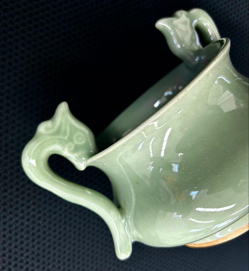 中国骨董　龍泉窯 蟠螭文 双耳　青磁香炉 明時代