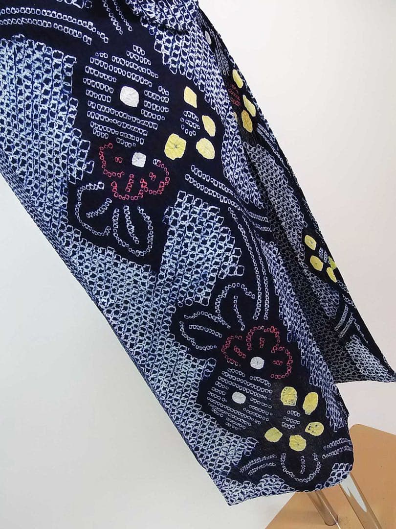 美品　有松絞り浴衣　花文様　蜘蛛絞り　藍染　夏にぴったりの涼やか浴衣　SS寸