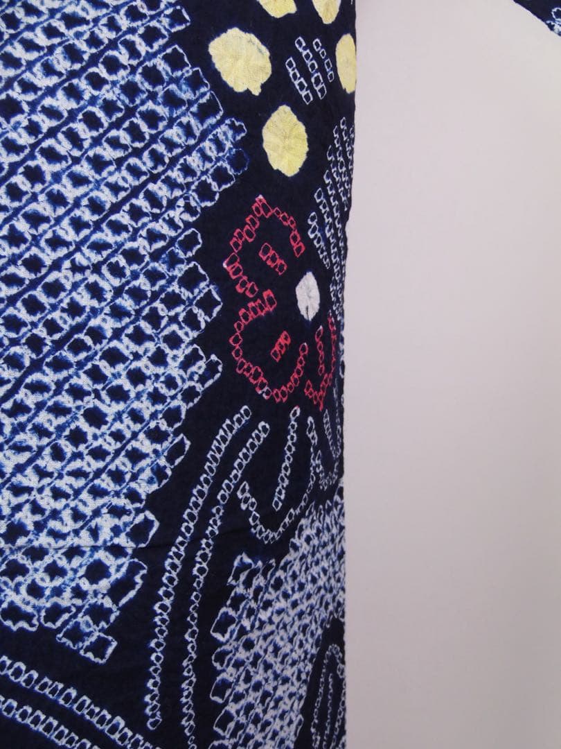 美品　有松絞り浴衣　花文様　蜘蛛絞り　藍染　夏にぴったりの涼やか浴衣　SS寸