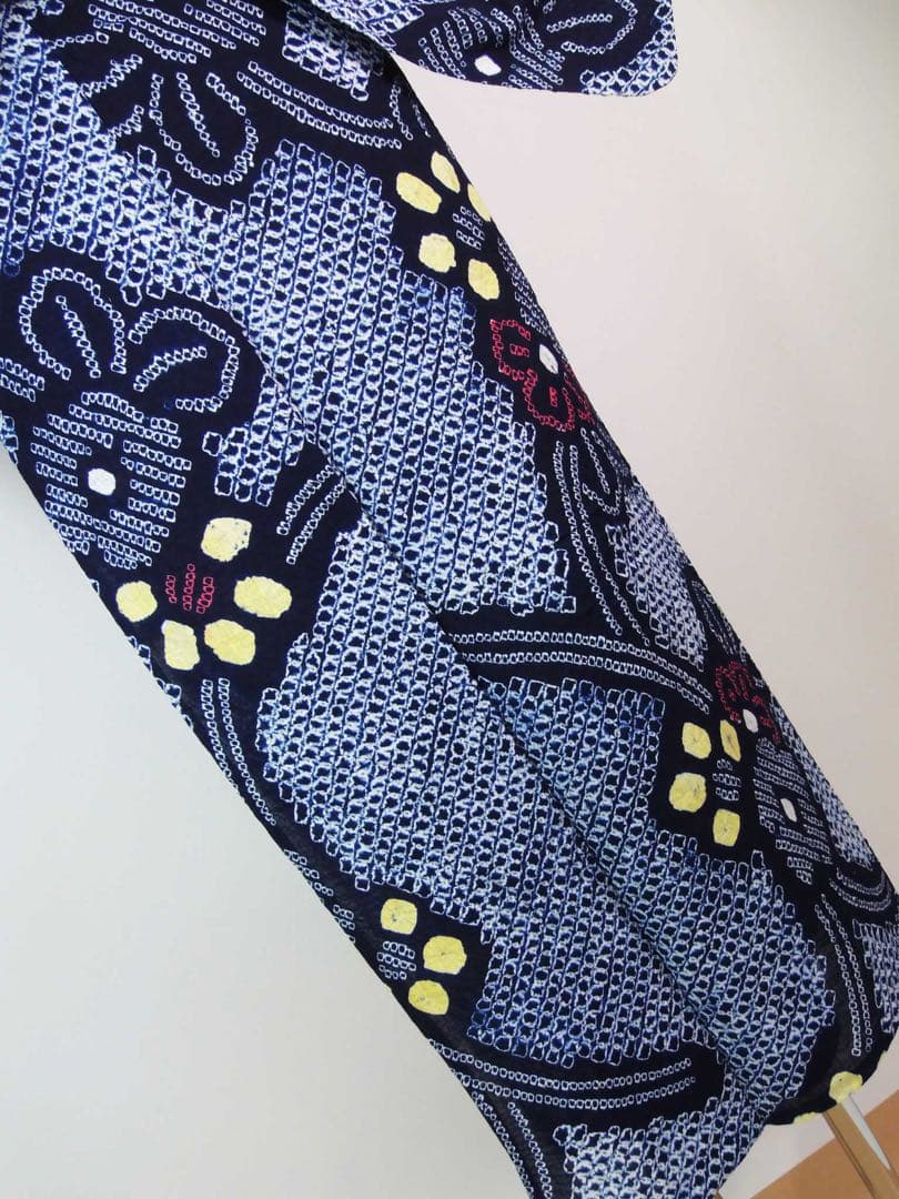 美品　有松絞り浴衣　花文様　蜘蛛絞り　藍染　夏にぴったりの涼やか浴衣　SS寸